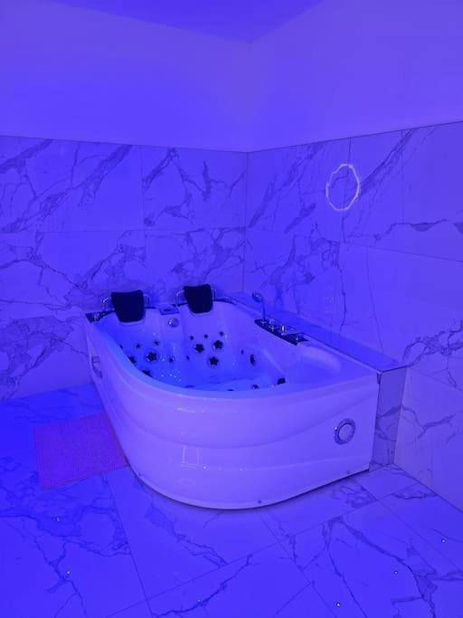 Maison Chic Avec Jacuzzi Nogent Sur Oise Yaospa60 Nogent-sur-Oise Exterior foto