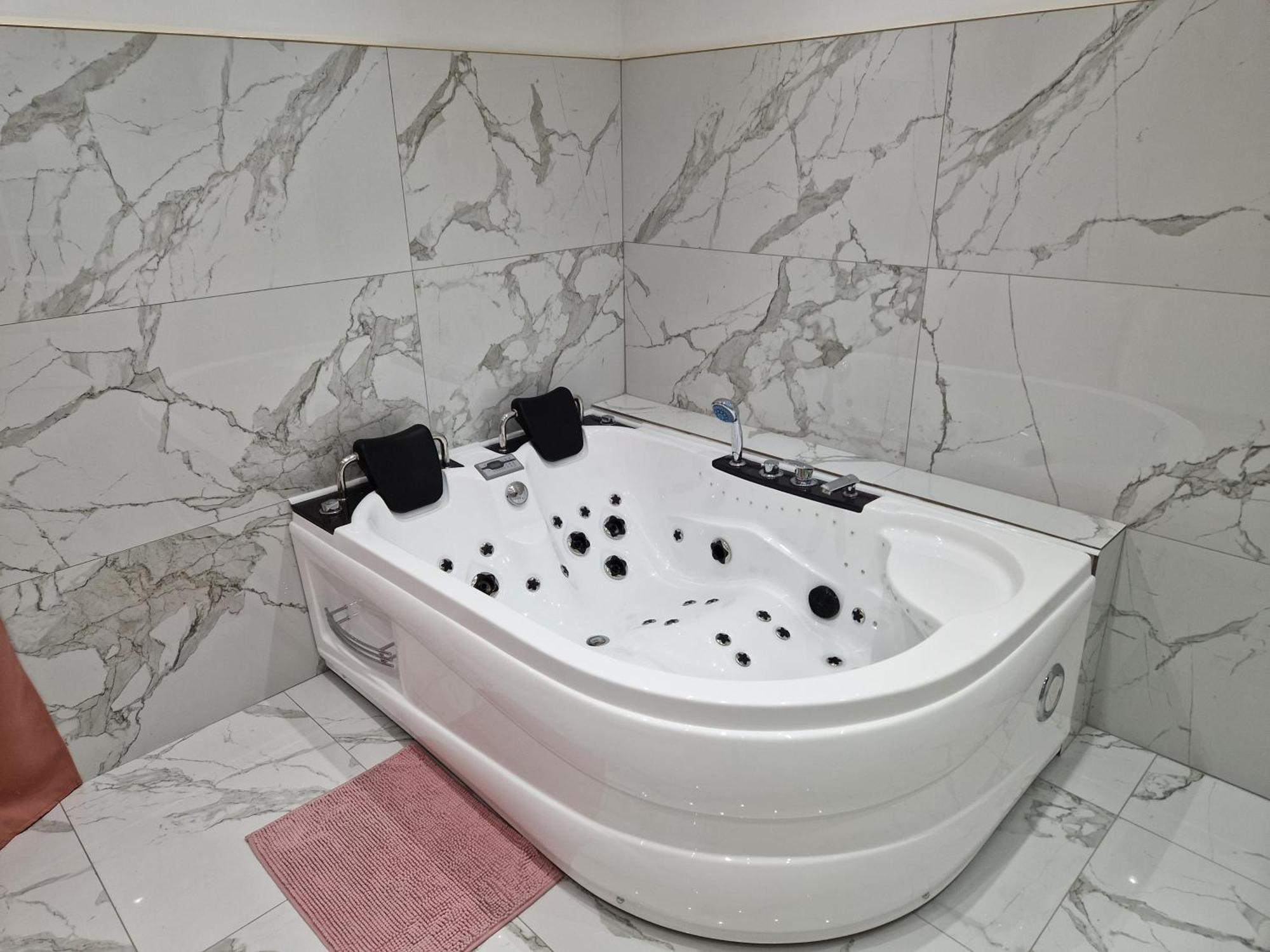 Maison Chic Avec Jacuzzi Nogent Sur Oise Yaospa60 Nogent-sur-Oise Exterior foto