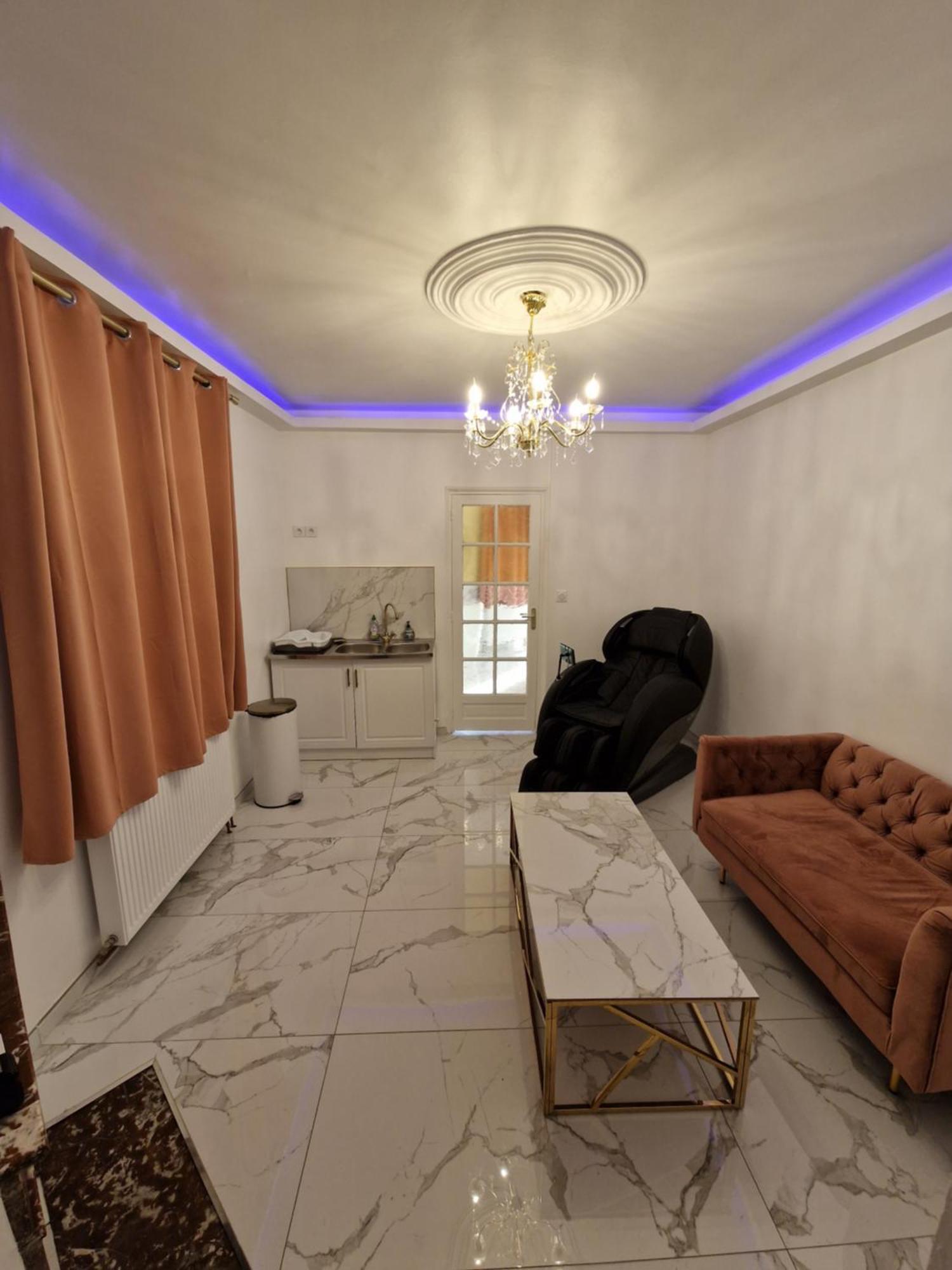 Maison Chic Avec Jacuzzi Nogent Sur Oise Yaospa60 Nogent-sur-Oise Exterior foto